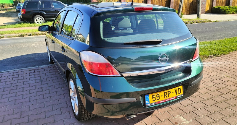 Opel Astra cena 9999 przebieg: 205000, rok produkcji 2005 z Gąbin małe 781